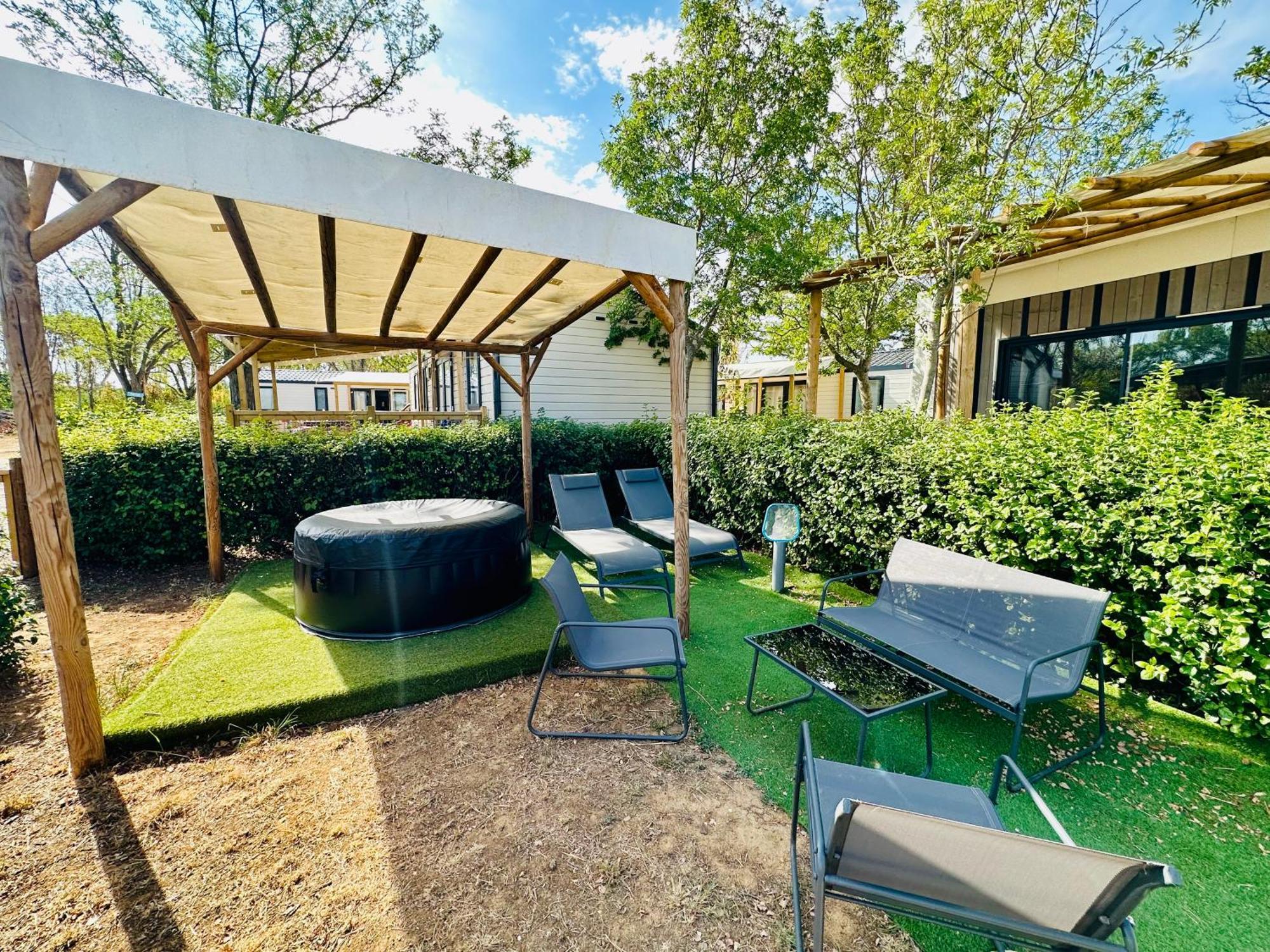 Camping Paradis Family Les Rives De L'Herault Gignac  Exterior photo